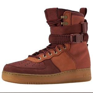 The comfortable shoes from Nike Air Force 1 '07 AQ0118-200